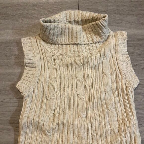Blue Heart kid's tan knit sleeveless pullover sweater size small - Picture 2 of 6